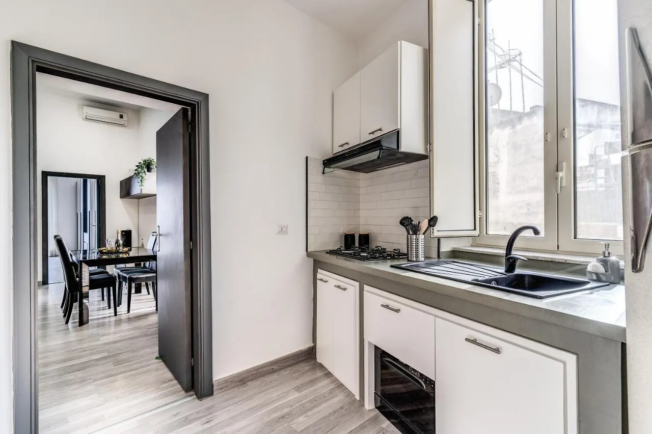 1000 Suites Naples