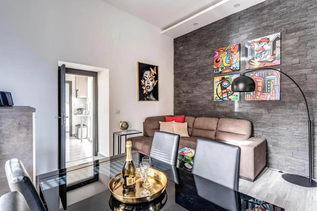 1000 Suites Naples
