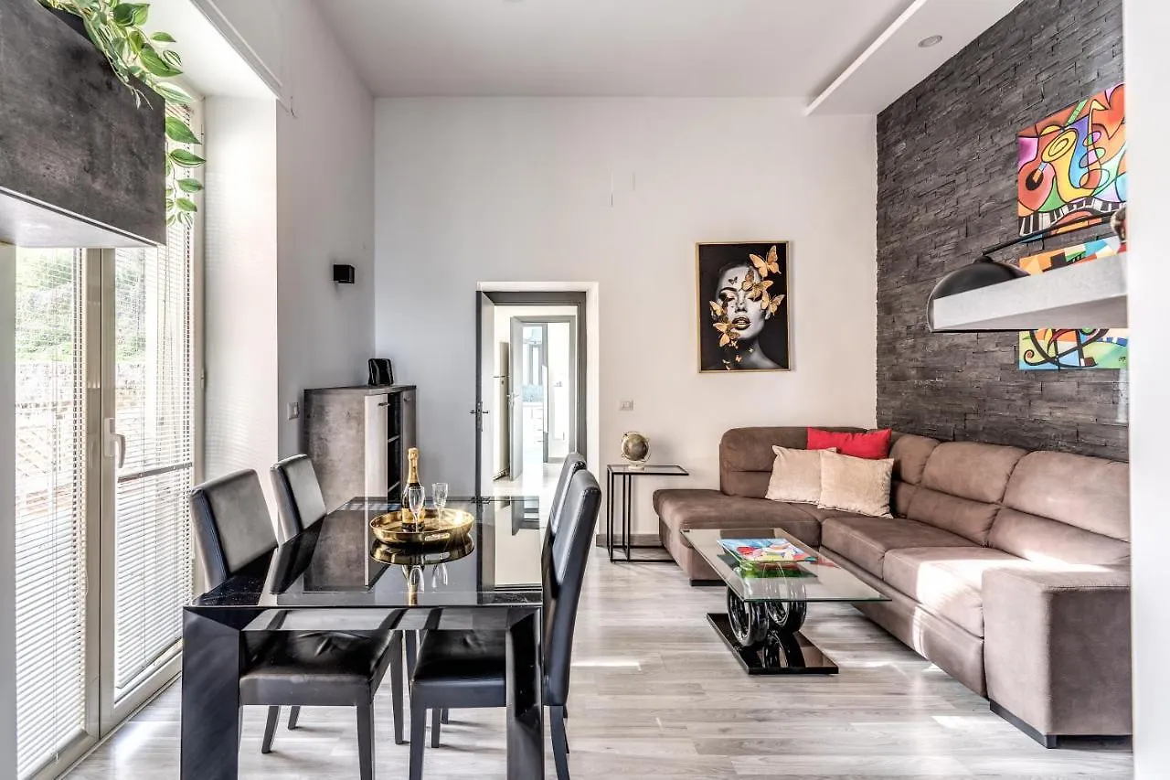 1000 Suites Neapel 0*,